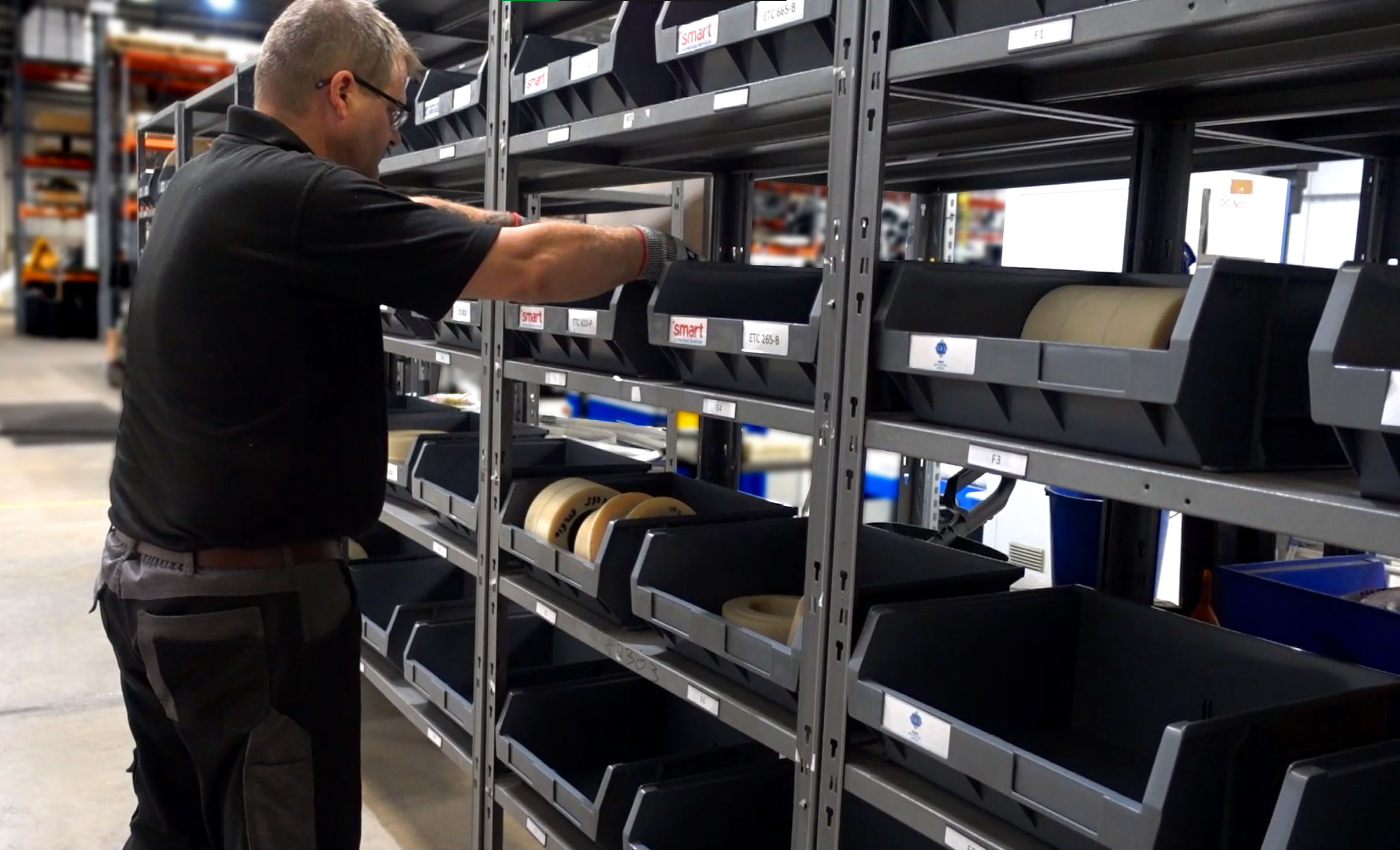 Tooling-stores-for-aluminium-profile-bending